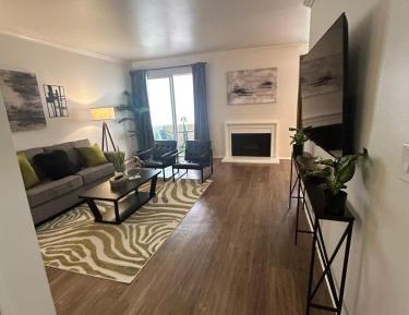 One-Bedroom Apartment