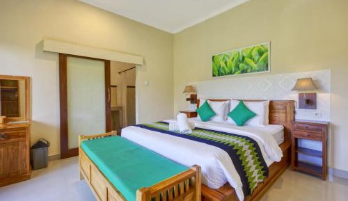Deluxe Double Room (2 Adults + 1 Child)
