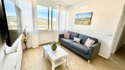 Apartment with Mountain View