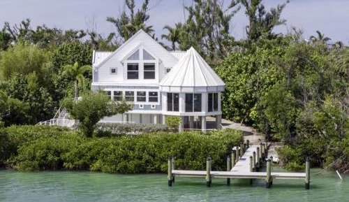 Four-Bedroom Holiday Home