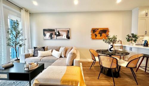 Apartment with Lake View