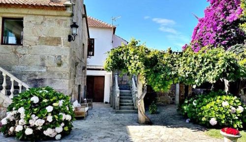 Villa with Garden View