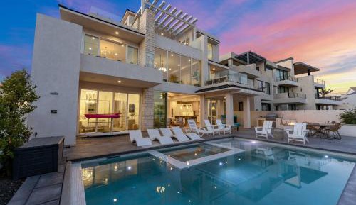 Seven-Bedroom House