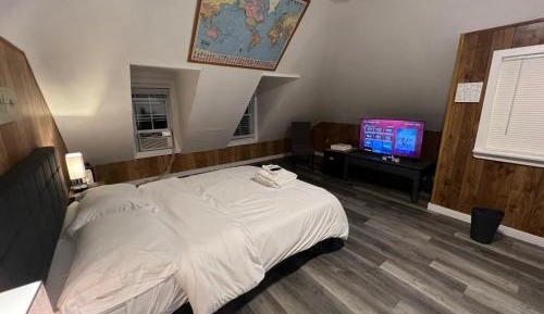 Double Room with Private Bathroom