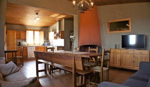 Six-Bedroom House - La Caseta