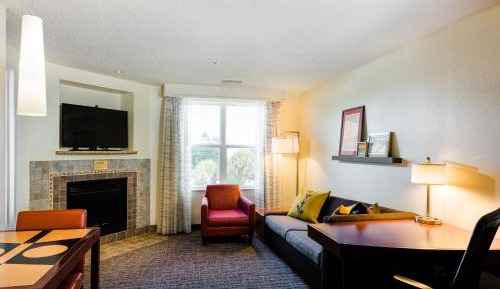 One-Bedroom King Suite with Fireplace