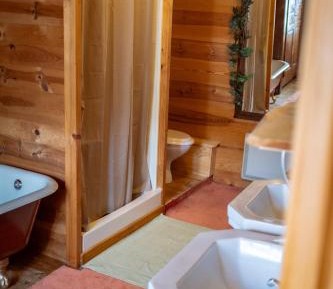 Quadruple Room with Private Bathroom
