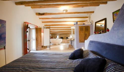 Deluxe Suite with Spa Bath