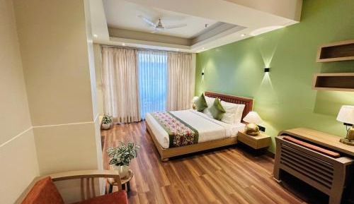 Deluxe King Room