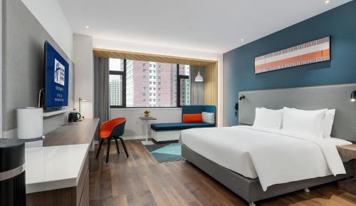 Standard King Room with River View