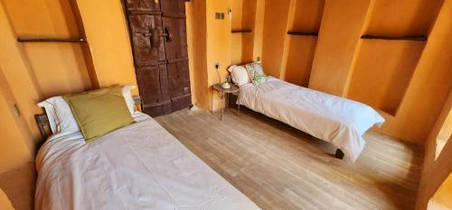 Twin Room with Shared Bathroom