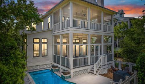 Five-Bedroom Holiday Home