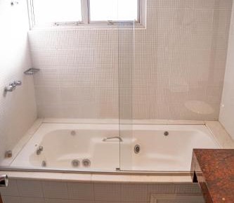 Queen Room with Spa Bath