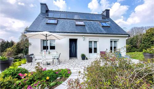 Three-Bedroom Holiday Home 