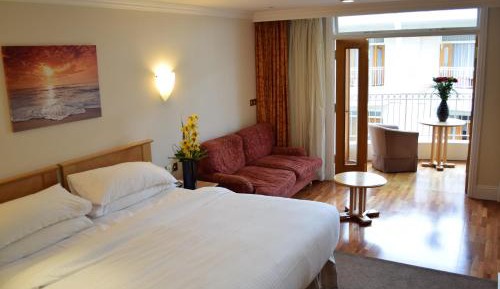 Double Atrium Room