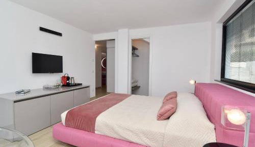 Double Room with Pool View
