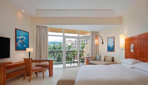 Front Ocean View Room, Deluxe Guest Room, One King