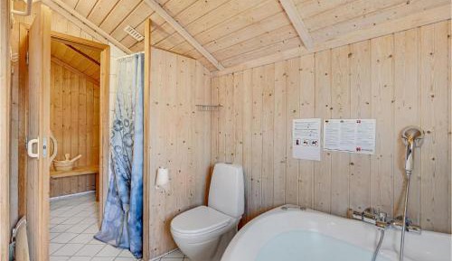 Three-Bedroom Holiday Home 