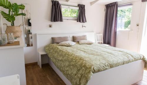 Small Cottage (2 Adults)
