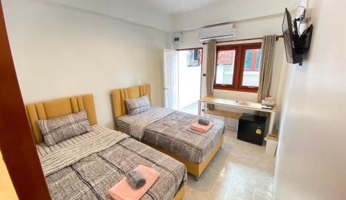 Twin Room with Private Bathroom