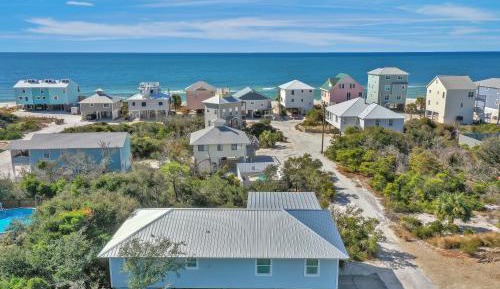 Three-Bedroom Holiday Home 