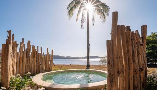 Beach Villa with Pool - Free return boat from Kores Harbour to Gili Asahan