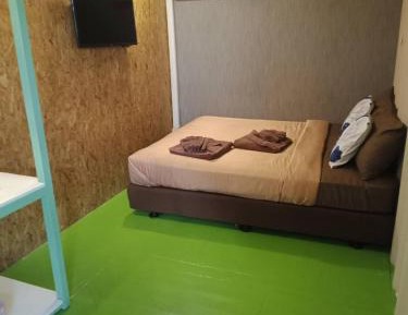 Standard Queen Room