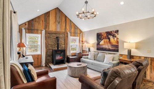 Three-Bedroom Holiday Home 
