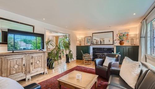 Three-Bedroom Holiday Home 