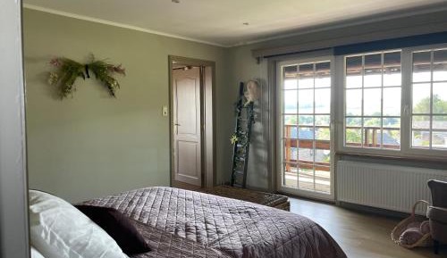 Suite with Mountain View