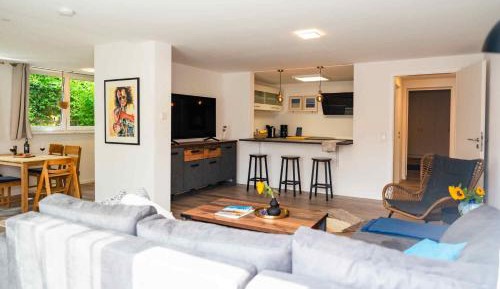 Superior One-Bedroom Apartment