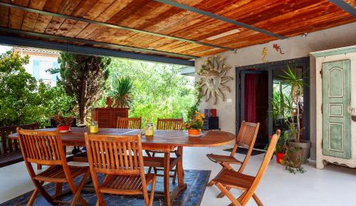 Villa with Garden View
