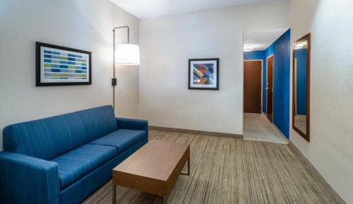 Queen Suite with Two Queen Beds