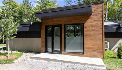 Chalet des loups (1076pi²)