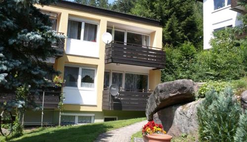 Superior One-Bedroom Apartment with Balcony