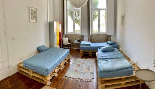 Single Bed in Mixed Dormitory Room