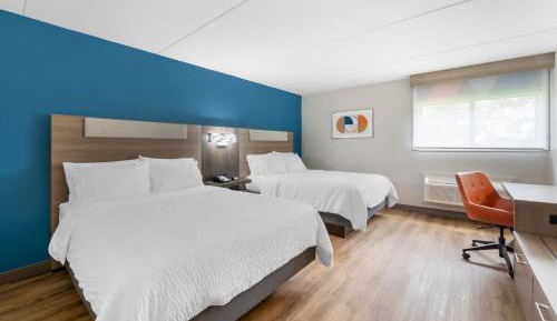 Queen Room with Two Queen Beds - Hearing Accessible/Non-Smoking
