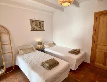 Quadruple Room with Private Bathroom