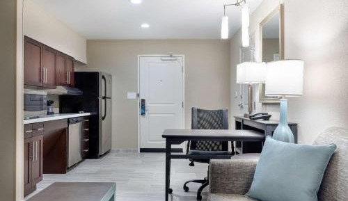 King Suite - Mobility Access/Non-Smoking