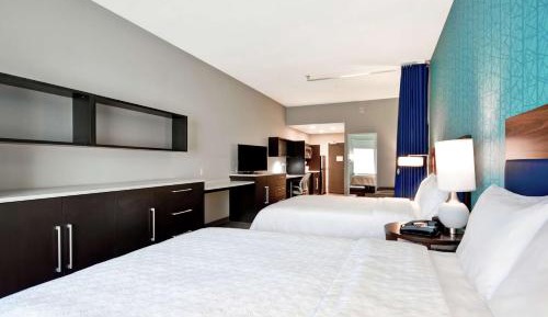 Queen Studio with Two Queen Beds - Non-Smoking