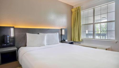 Deluxe Queen Room - Smoking