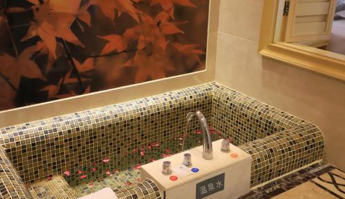 Deluxe Mountain View, Guest room, 1 King, Mountain view