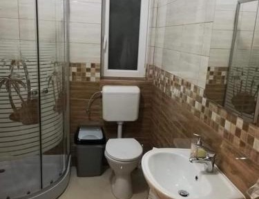 Deluxe Room (2 Adults + 1 Child)