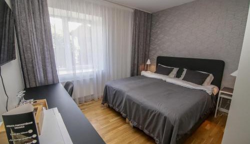 Deluxe Double Room (2 Adults + 1 Child)