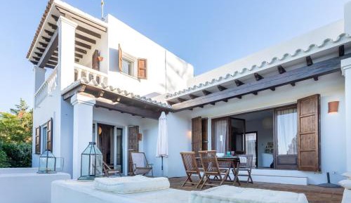 Three-Bedroom Townhouse