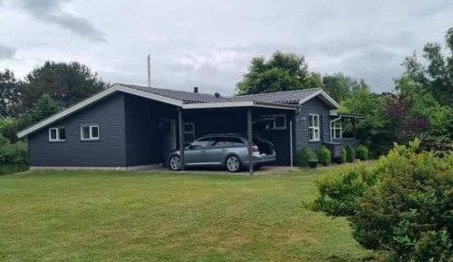 Three-Bedroom Holiday Home 