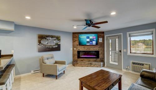 Apartment with Lake View