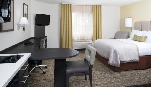 Queen Studio Suite