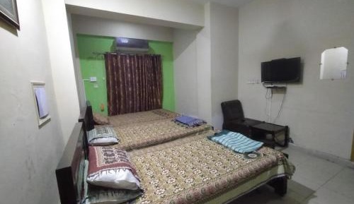 Economy Quadruple Room with Shared Bathroom