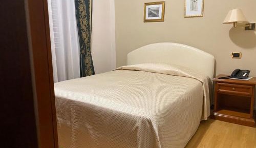Deluxe Single Room